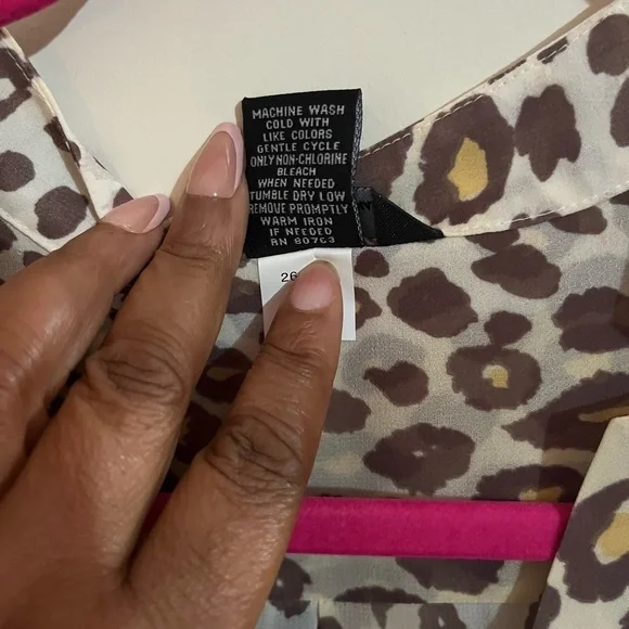 Moda cheetah print size large 100 percent polyester colors brown yellow cream. - Picture 12 of 12